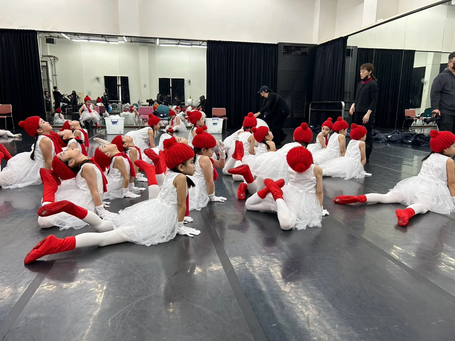 LINE_ALBUM_202537_250310_25